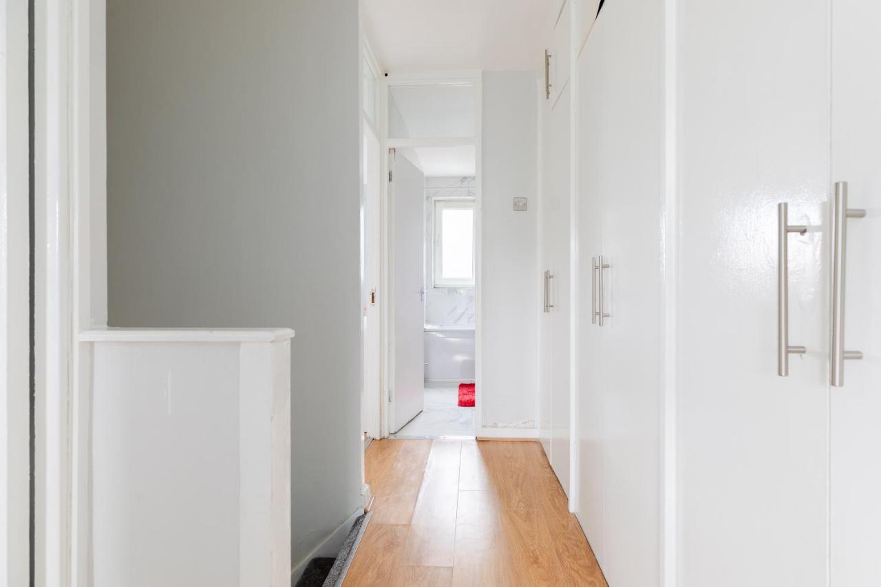 Cosy 3 Bed Flat Ideal For Trips To Лондон Екстер'єр фото