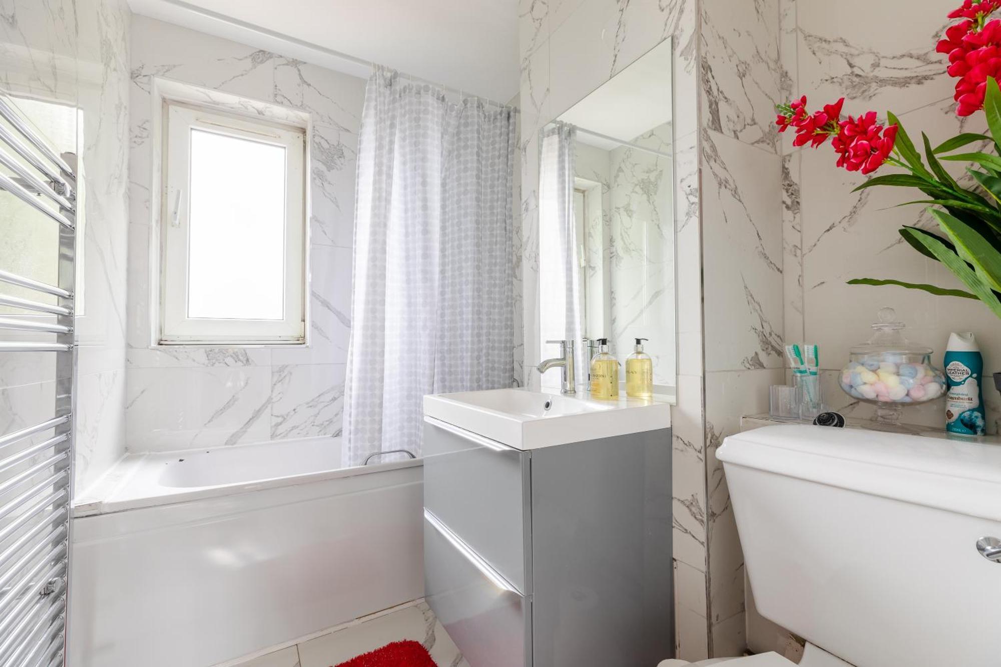 Cosy 3 Bed Flat Ideal For Trips To Лондон Екстер'єр фото